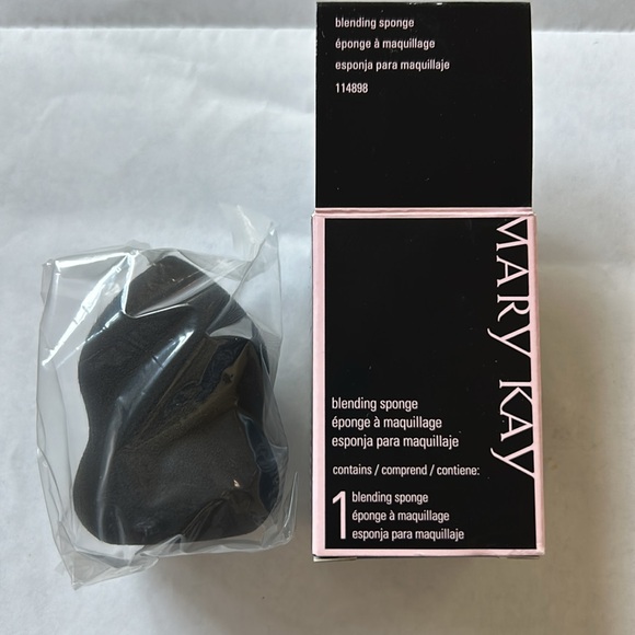 Mary Kay Blending Sponge NIB - Picture 2 of 2